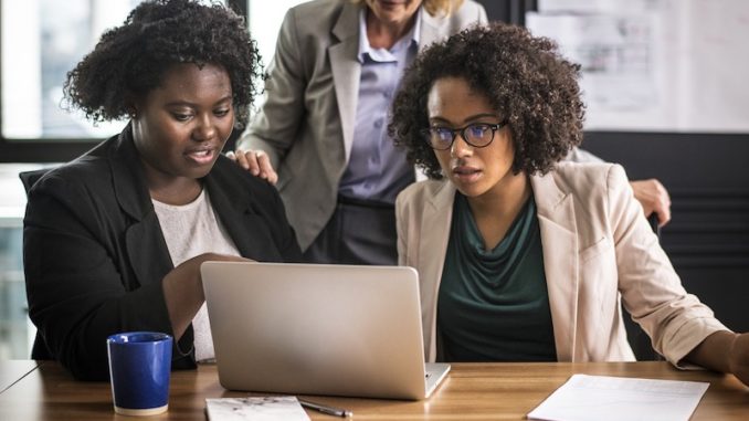 Je dis femme et développement socio-économique ?